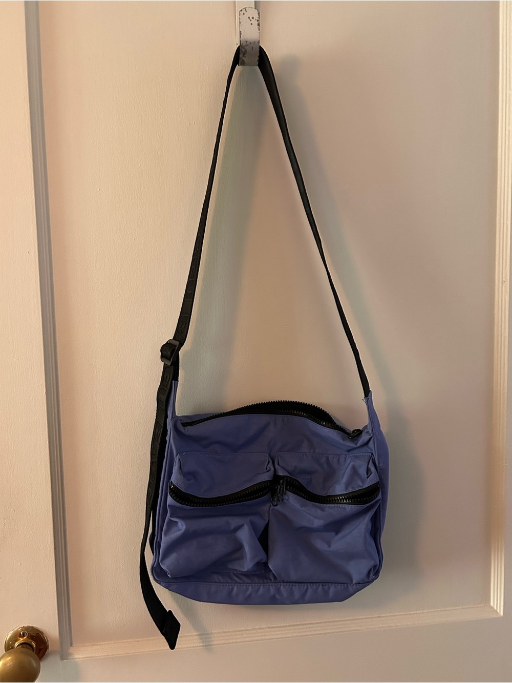 Baggu medium cargo crossbody in pansy blue
